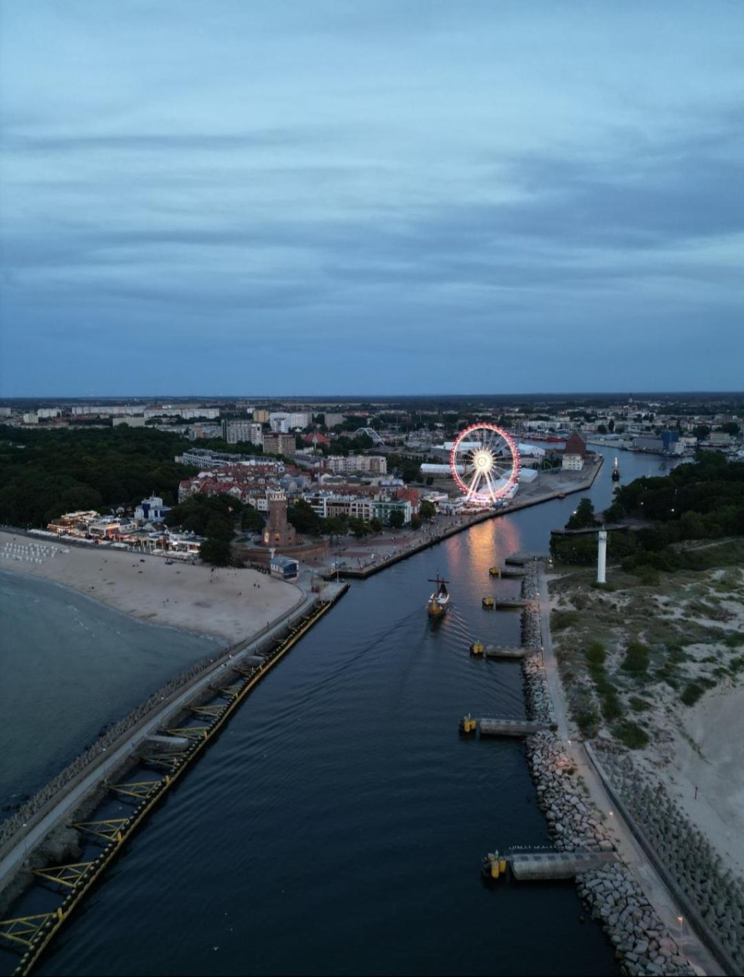 Appartamento Salt Island Apartament Kołobrzeg Esterno foto